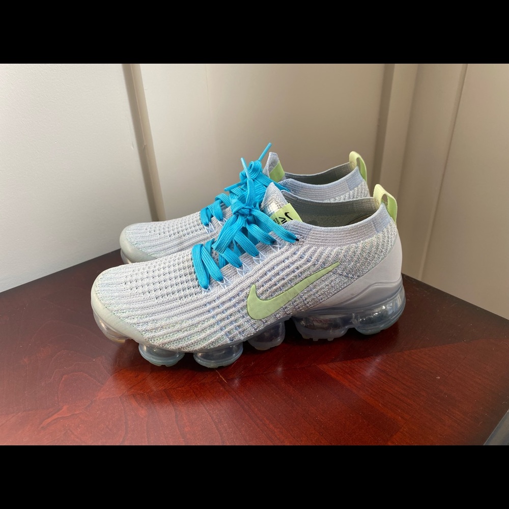 Nike White and Teal Athletic Shoes